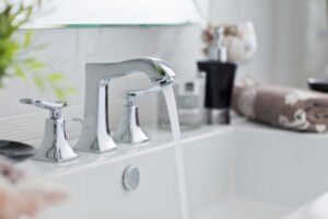 depositphotos_5141570-stock-photo-modern-bathroom-faucet